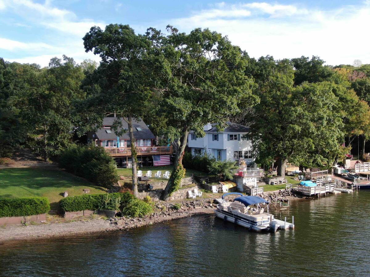 Lakefront home on Greenwood Lake